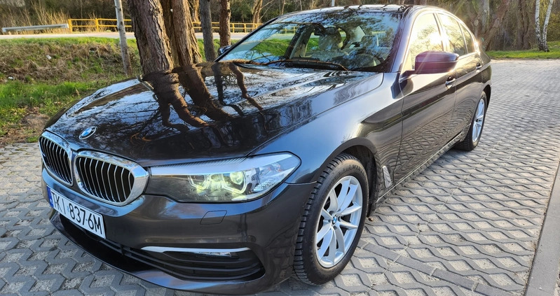 BMW Seria 5 cena 119998 przebieg: 161000, rok produkcji 2019 z Kielce małe 466